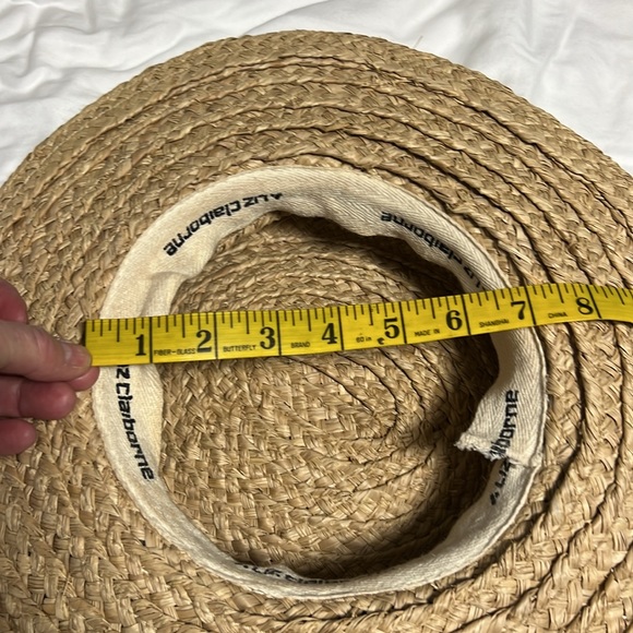 Liz Claiborne, straw hat. - Picture 3 of 5
